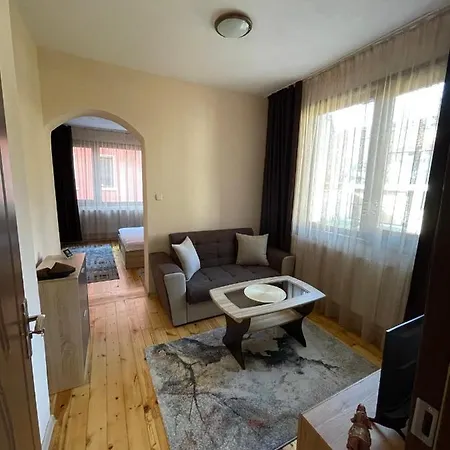 The Chestnut - кестените Lejlighed Velingrad